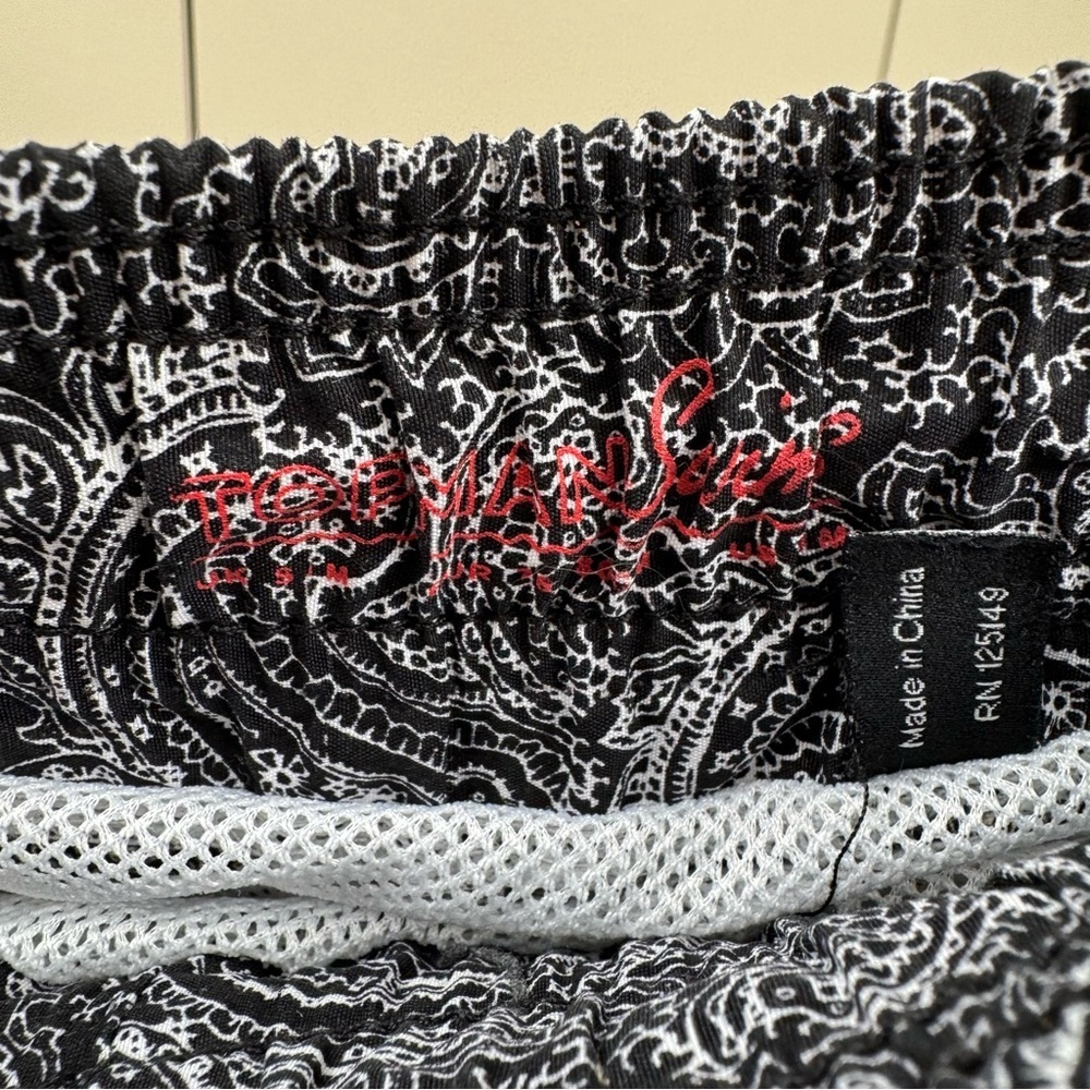 Topman Men’s S/M Black and White Paisley Swim Shorts - Picture 4 of 6